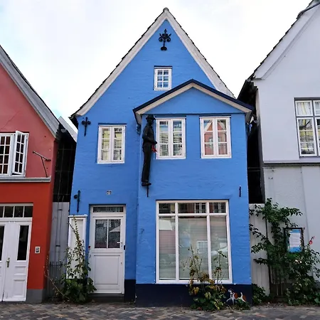Hafenblick- Direkt Am Wasser Ein Schoenes Im Herzen Der Altstadt Mit Parkplatz